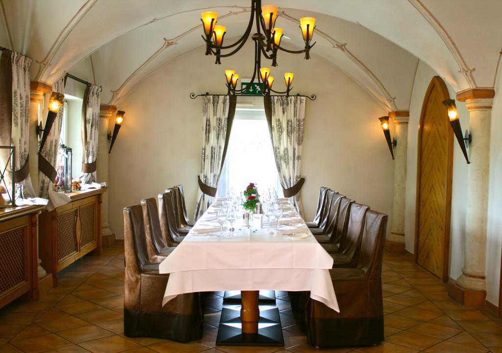Hotel Landhaus Feckl Ehningen エクステリア 写真