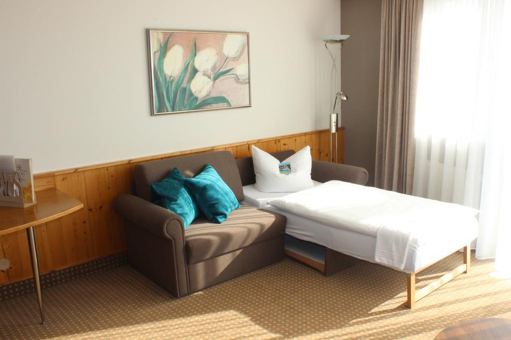 Hotel Landhaus Feckl Ehningen エクステリア 写真