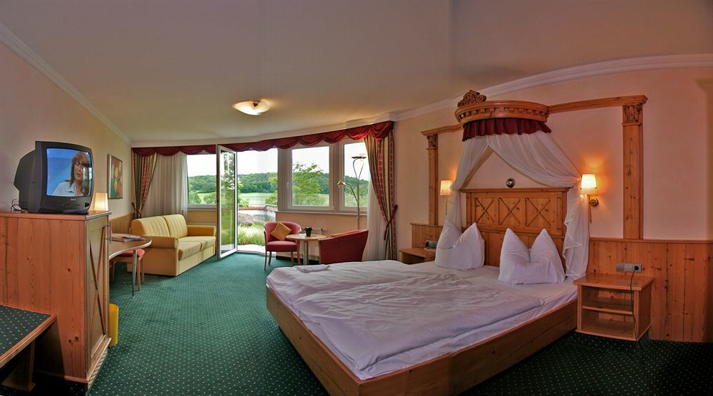 Hotel Landhaus Feckl Ehningen エクステリア 写真