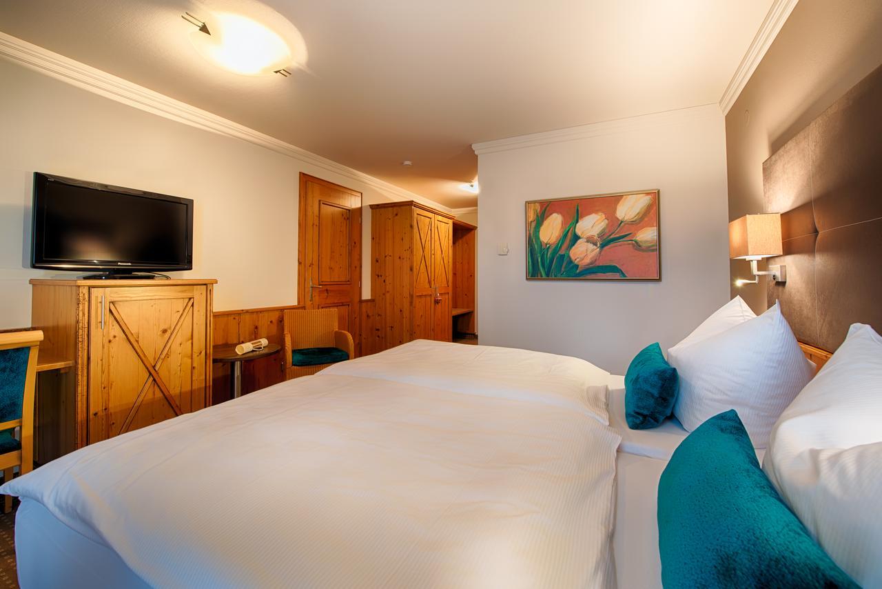 Hotel Landhaus Feckl Ehningen エクステリア 写真