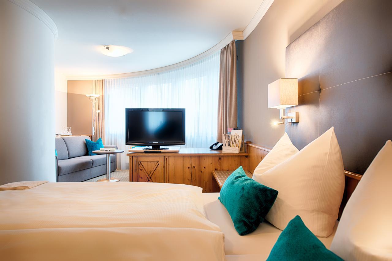Hotel Landhaus Feckl Ehningen エクステリア 写真