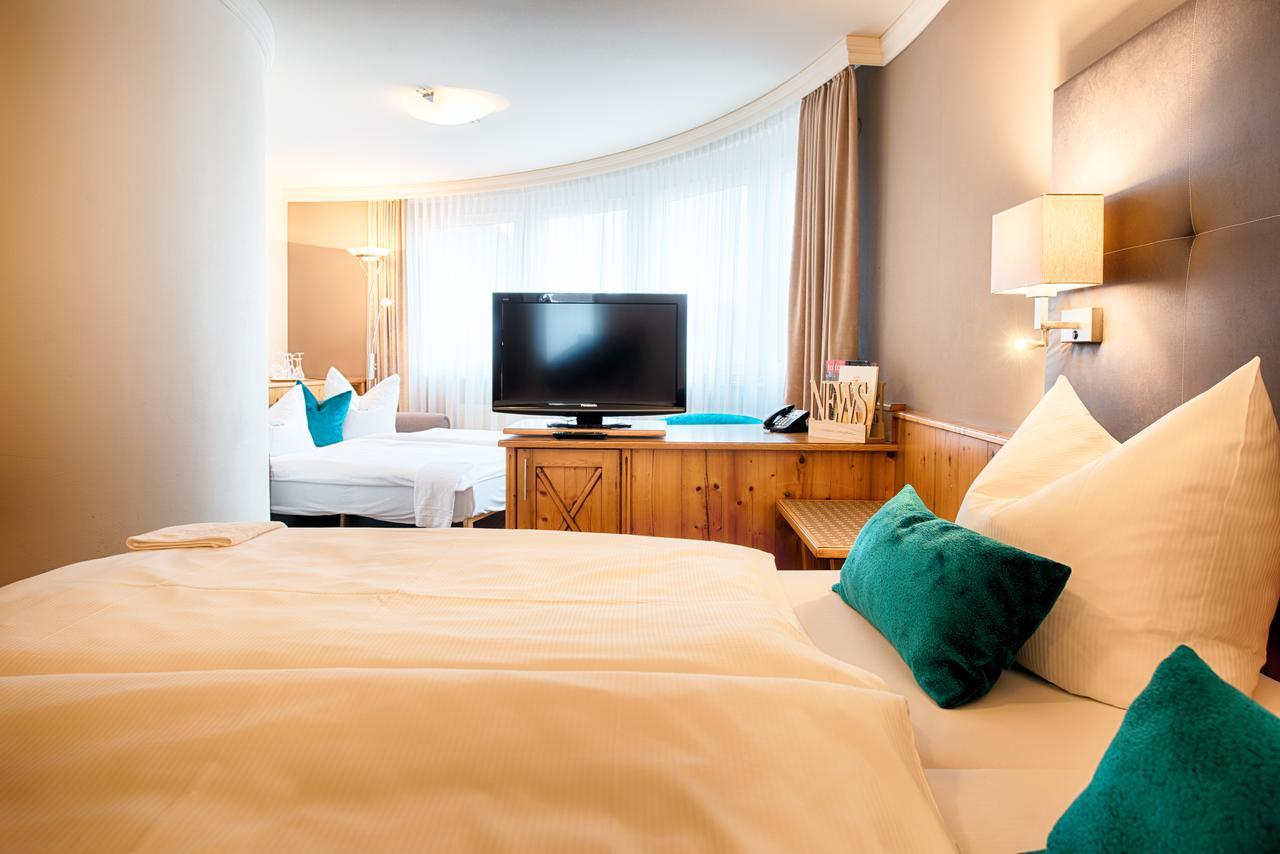 Hotel Landhaus Feckl Ehningen エクステリア 写真