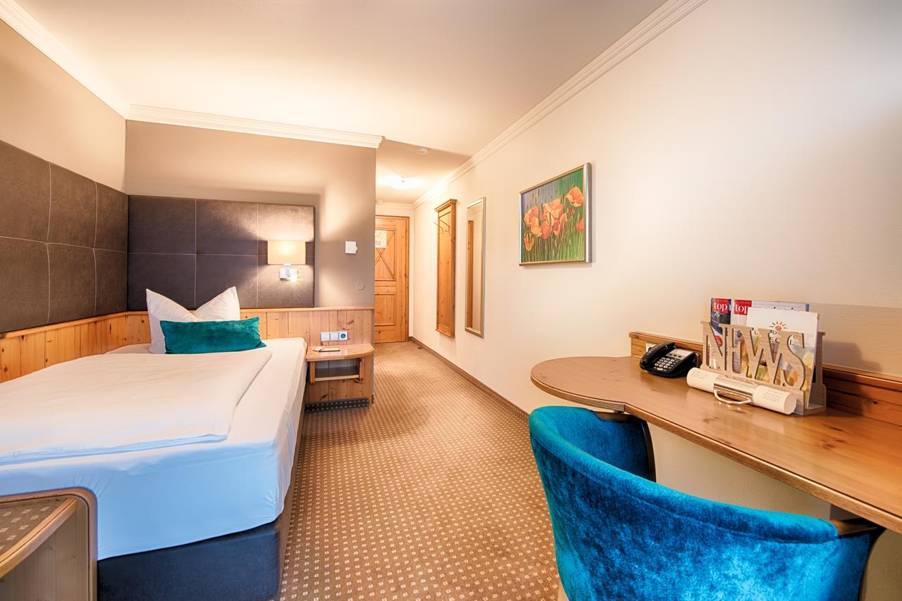 Hotel Landhaus Feckl Ehningen エクステリア 写真