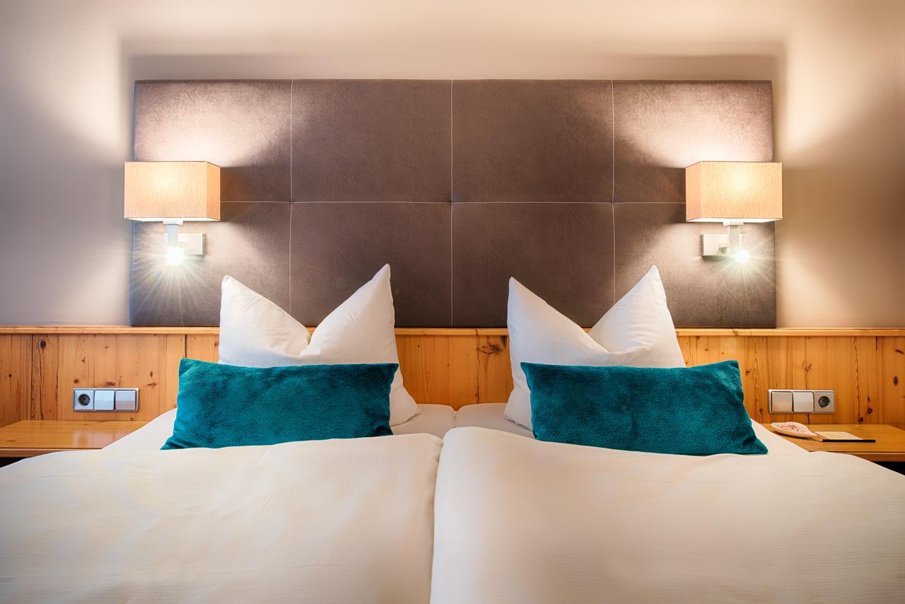 Hotel Landhaus Feckl Ehningen エクステリア 写真