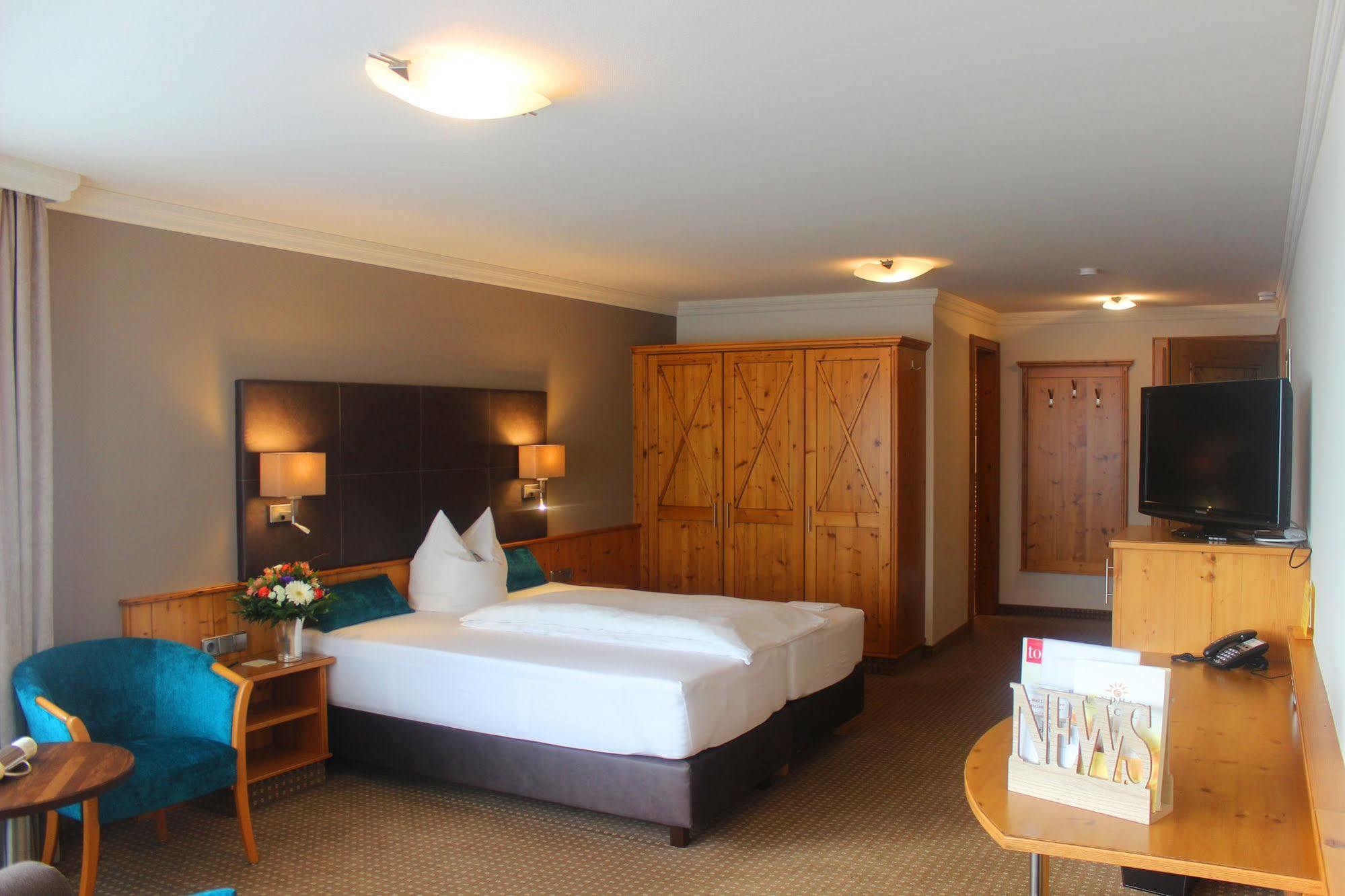 Hotel Landhaus Feckl Ehningen エクステリア 写真