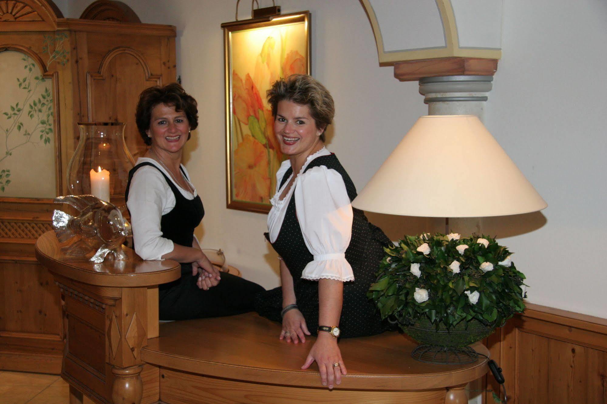 Hotel Landhaus Feckl Ehningen エクステリア 写真