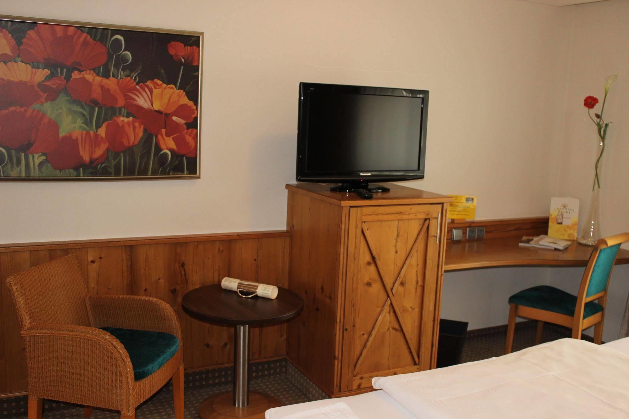 Hotel Landhaus Feckl Ehningen エクステリア 写真