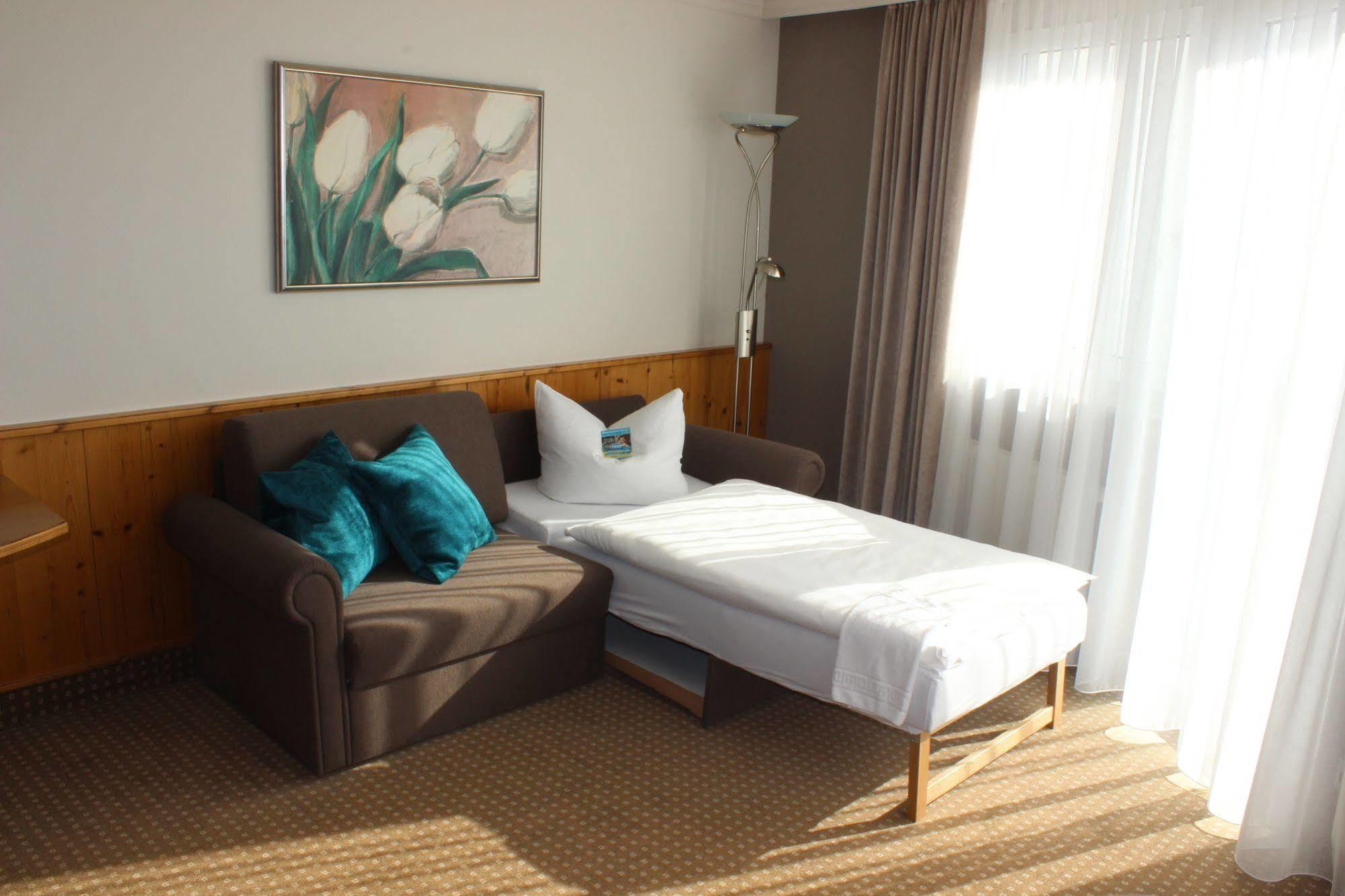 Hotel Landhaus Feckl Ehningen エクステリア 写真